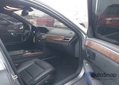 2010 Mercedes-Benz E 350 4Matic z USA, uszkodzony, nr VIN WDDHF8HB3AA056117